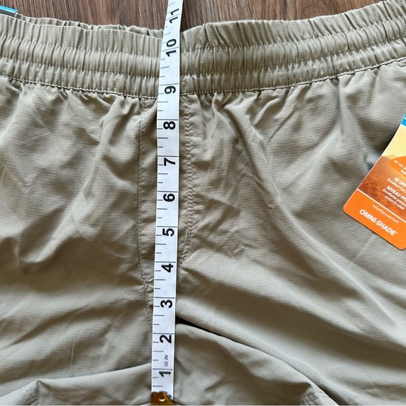 Columbia Women XL Silver Ridge Pull On Shorts Khaki Lightweight UPF 50 Pocket 4” - Picture 8 of 11